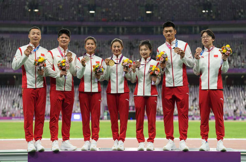 荣光不晚！7名中国选手领取递补的奥运奖牌