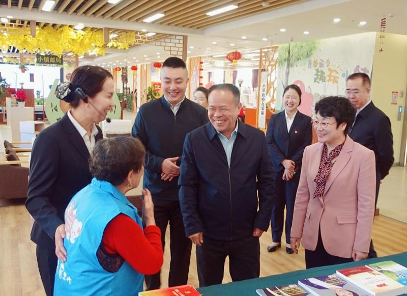 兵团国资公司康养产业调研并开展“敬老月”慰问活动