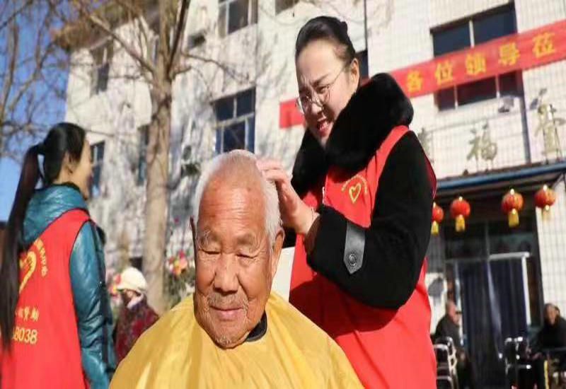 十二年的坚持诠释善行与大爱 担当与奉献衡水市道德模范郜振蕊公益路上永不止步 十二年的坚持诠释善行与大爱 担当与奉献衡水市道德模范郜振蕊公益路上永不止步