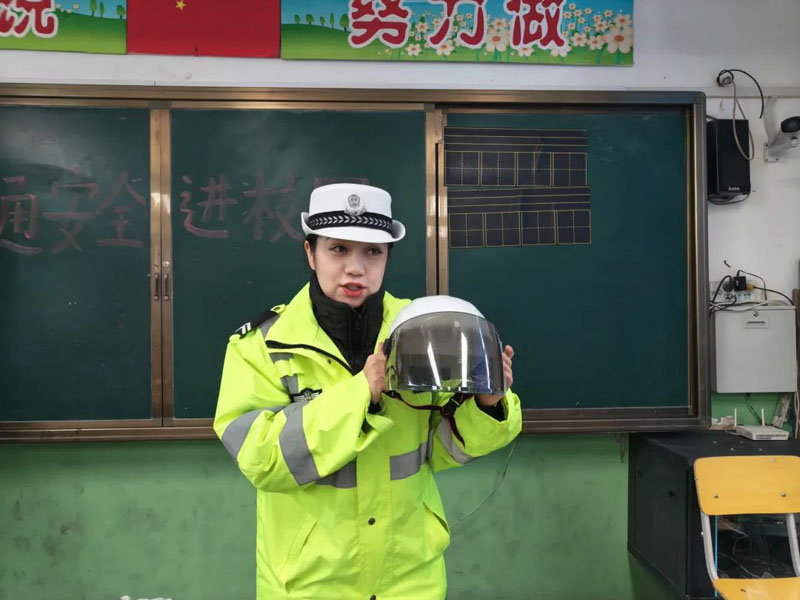 焉耆县公安局走进校园开展交通安全宣传活动
