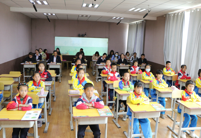 “名师示范展风采 深耕课堂共成长”—和硕县小学道德与法治名师工作室示范课观摩研讨活动 “名师示范展风采 深耕课堂共成长”—和硕县小学道德与法治名师工作室示范课观摩研讨活动