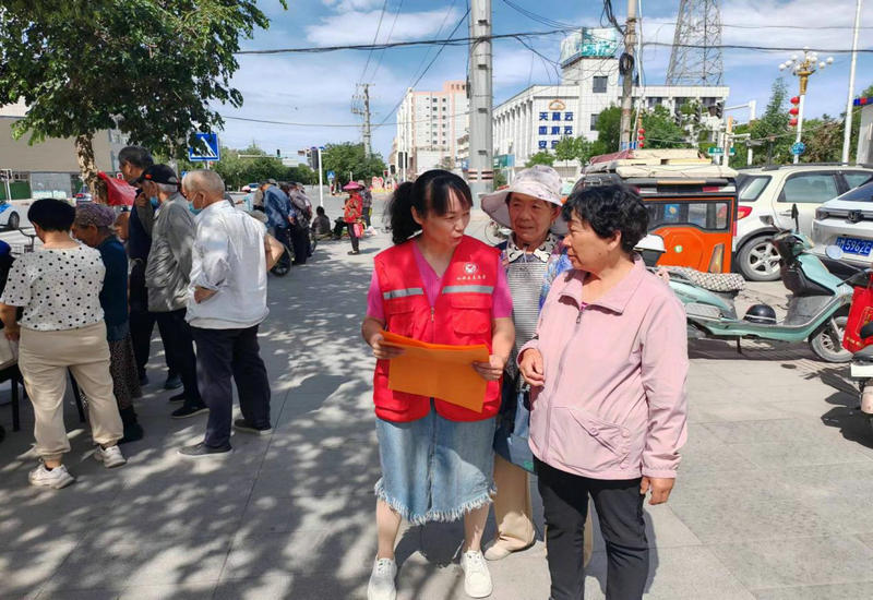 和硕县卫生健康委员会开展“尚俭崇信尽责,同心共护食品安全”宣传活动 和硕县卫生健康委员会开展“尚俭崇信尽责,同心共护食品安全”宣传活动