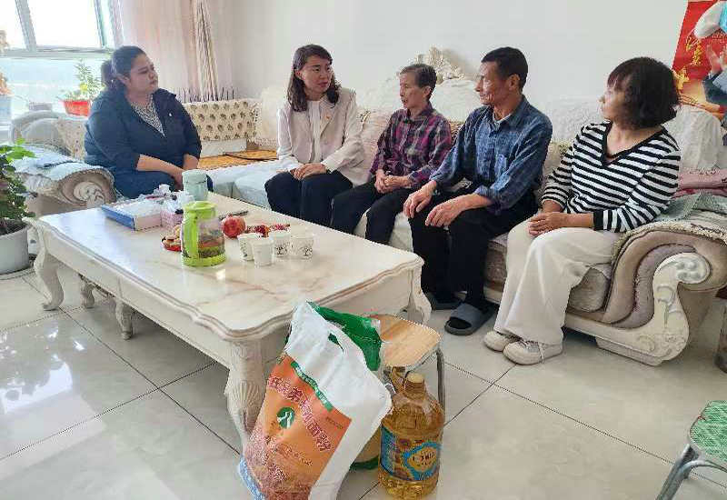 浓浓中秋情 慰问特扶家庭暖人心 浓浓中秋情 慰问特扶家庭暖人心