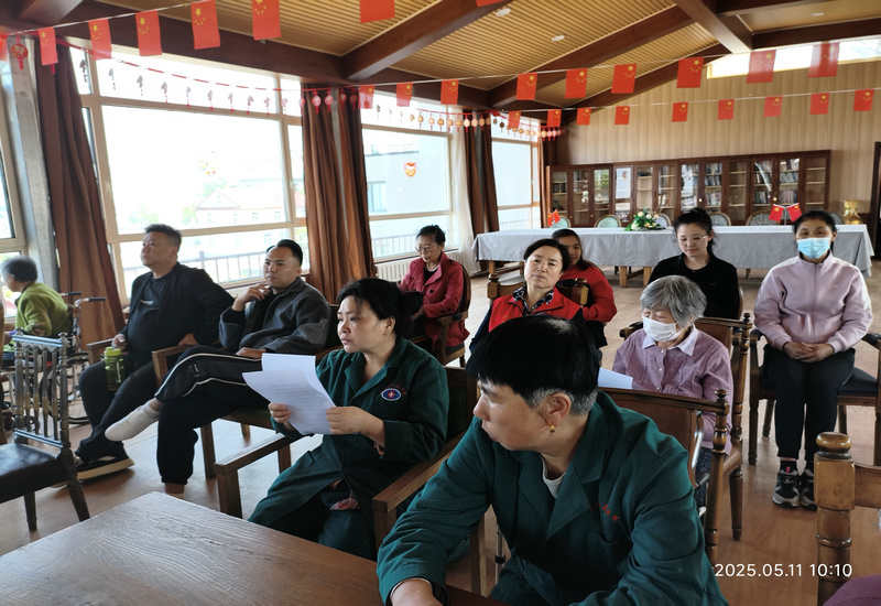 五月的魅力——大连雷锋艺术团开展养老院慰问活动 五月的魅力——大连雷锋艺术团开展养老院慰问活动