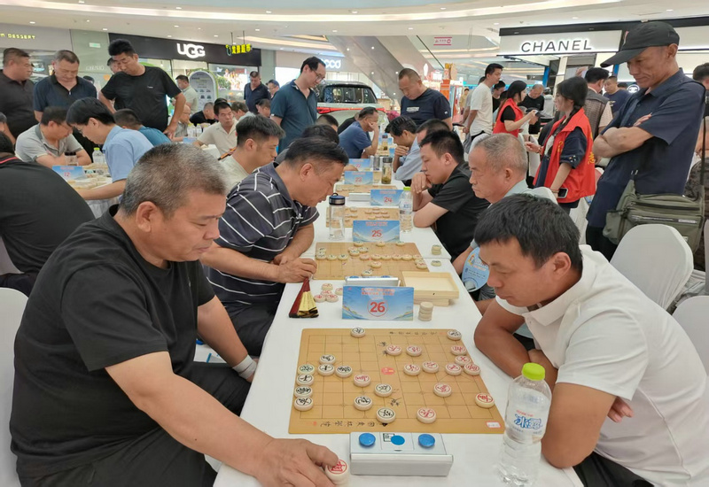 象棋国粹压轴登场 济宁智力运动会热身赛收官之战落子龙贵广场 象棋国粹压轴登场 济宁智力运动会热身赛收官之战落子龙贵广场