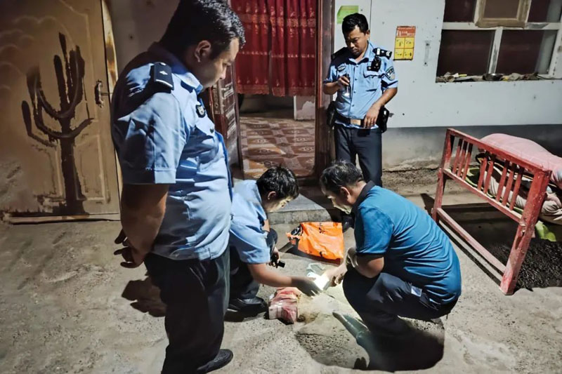 20万现金被当垃圾扔掉?民警翻遍垃圾桶火速寻回!老人拾金不昧暖人心! 20万现金被当垃圾扔掉?民警翻遍垃圾桶火速寻回!老人拾金不昧暖人心!