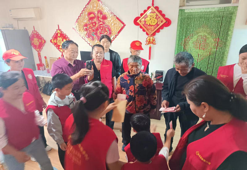 一家亲公益慰问团:情暖兖州,用爱点亮自闭症儿童心灵 一家亲公益慰问团:情暖兖州,用爱点亮自闭症儿童心灵