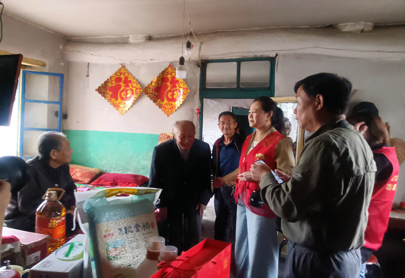 双节同庆颂盛世,不忘英雄铸和平!