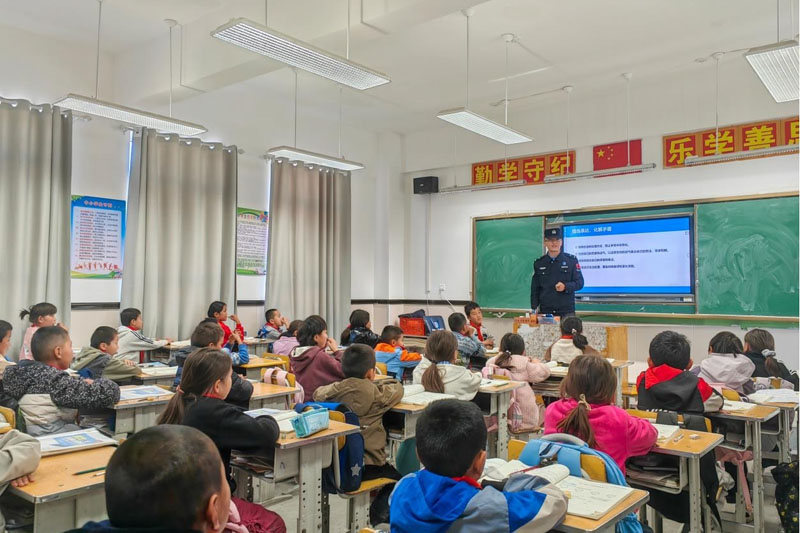 校园欺凌有“法”治 民警送“课”进校园