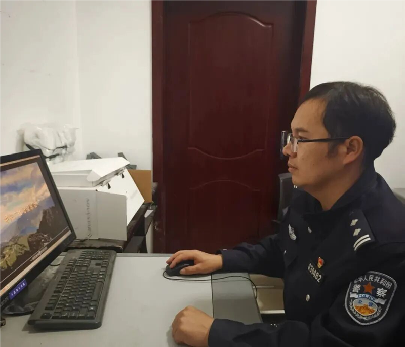 戍边人的“记录者”:帕米尔的风与唐警官的笔
