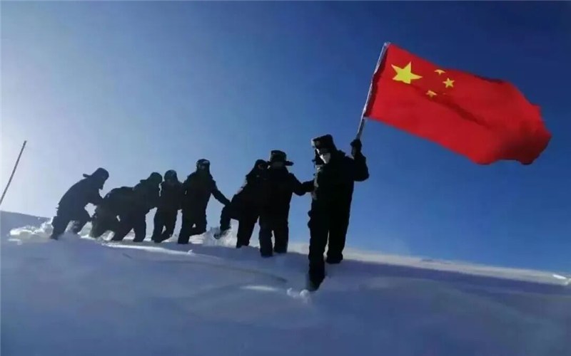 戍边人的“记录者”:帕米尔的风与唐警官的笔 戍边人的“记录者”:帕米尔的风与唐警官的笔