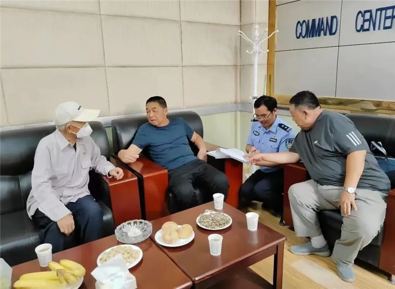 戍边人的“记录者”:帕米尔的风与唐警官的笔 戍边人的“记录者”:帕米尔的风与唐警官的笔