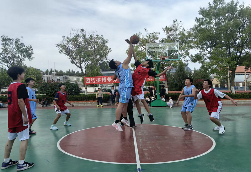 泗水县中学生篮球联赛战火升级 八强荣耀诞生决战巅峰