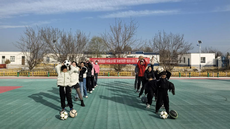 兵地携手共促团结 亲子同乐增进情谊