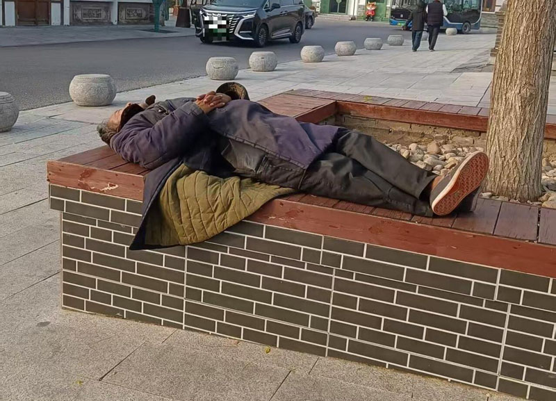 正定县救助站开展“寒冬送温暖”专项救助行动