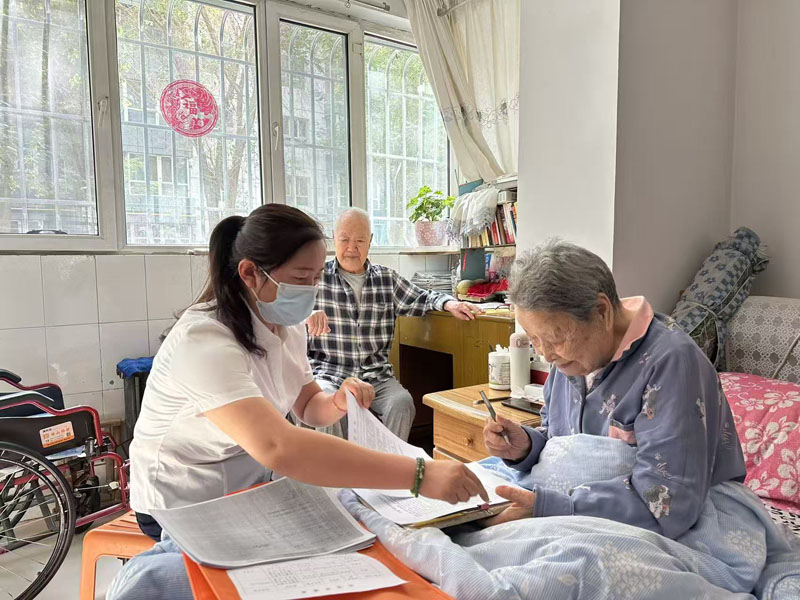 新疆库尔勒市:身在ICU,公证也无忧!