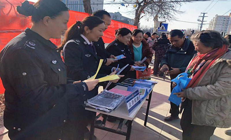 和硕县:宪法宣传进市场法治服务惠民生