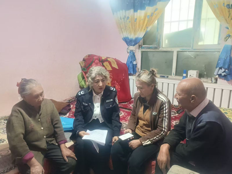 农闲入户送法暖——且末县司法行政系统冬季普法走深走实