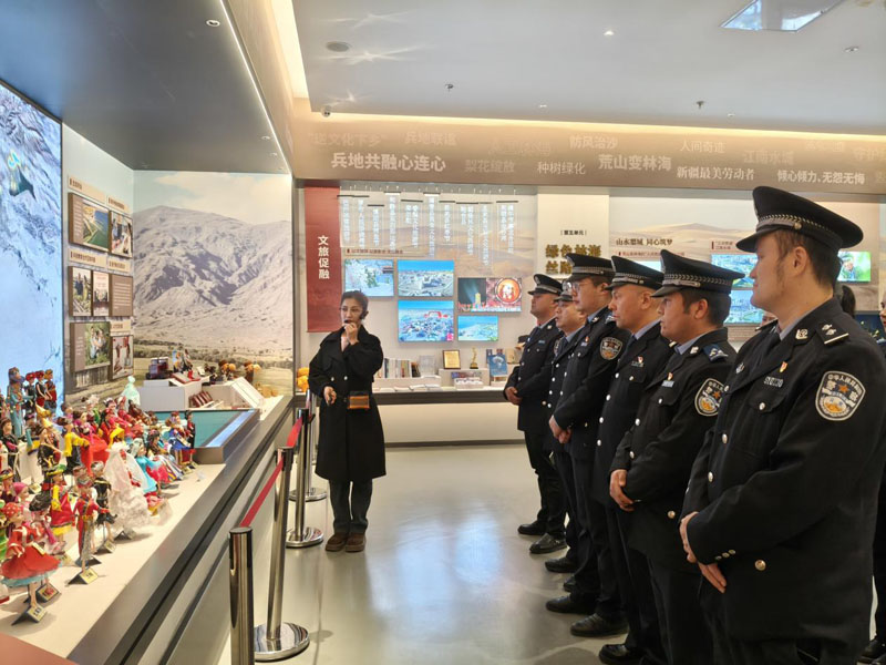 库尔勒市公安局开展“党建领航聚合力 铸牢中华民族共同体意识”主题党日活动