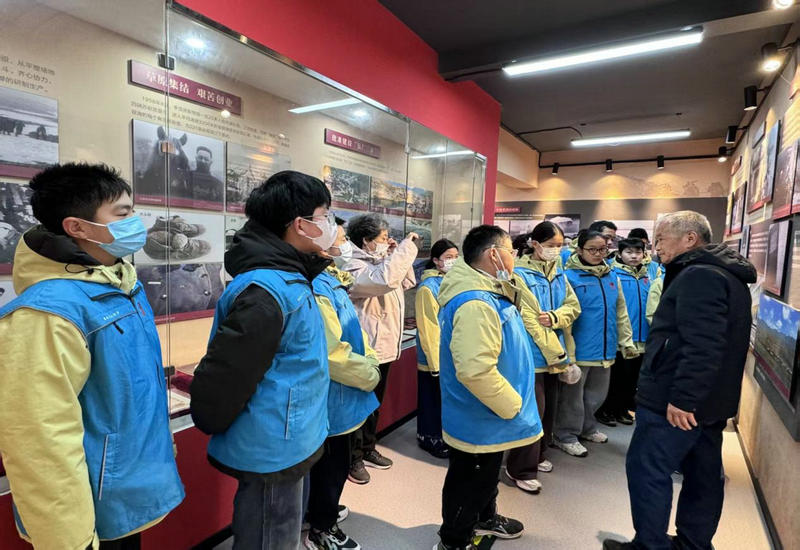 ���ǹ��� �����ǻ𣺺Ϸ�ѧ���ڡ�����һ�ǡ��������ݺϷʹݵľ���ϴ��