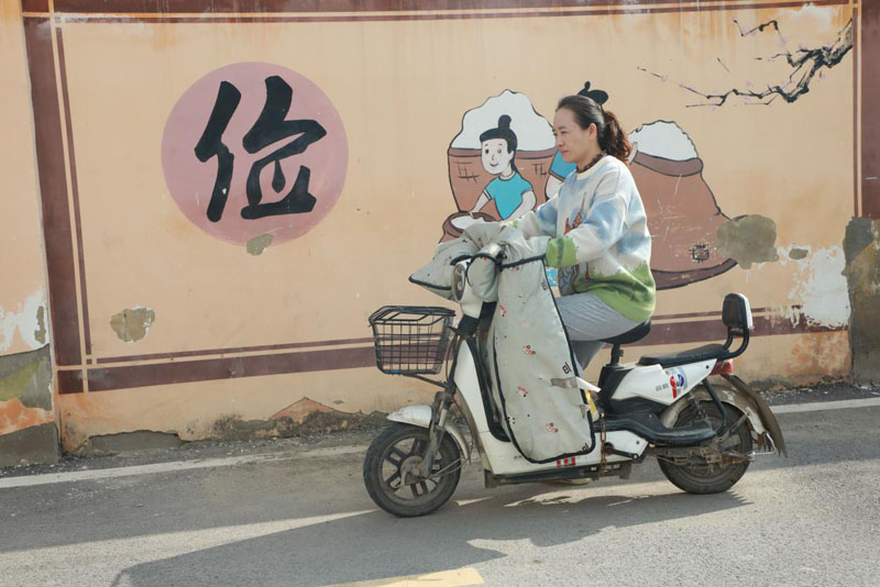 以爱育桃李,以德润童心——立仓学区罗集中心小学优秀教师葛萍
