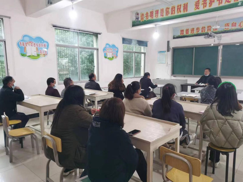 京山市坪坝中学以德育人抓根本