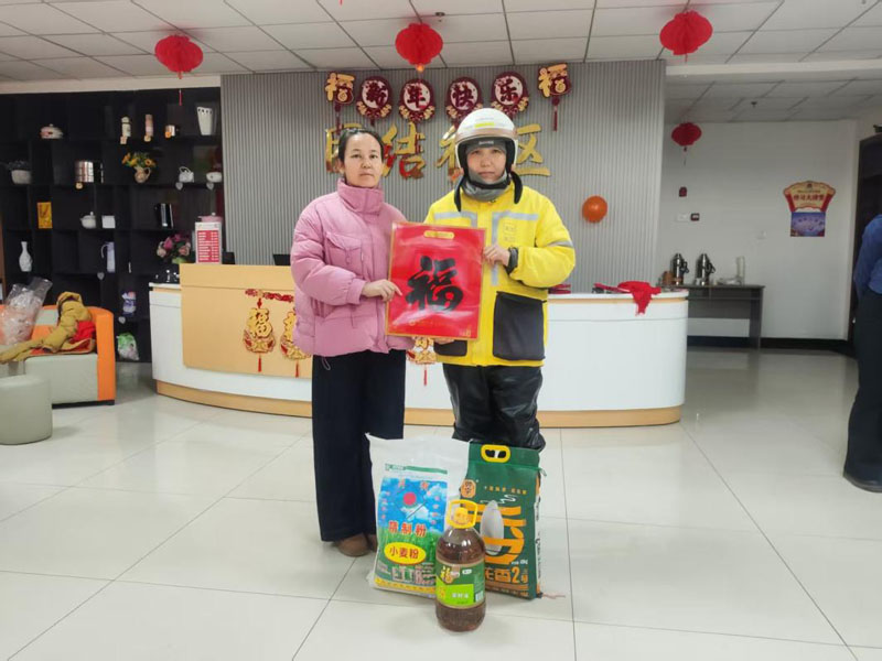 ����������Ž�������չ����ǰ�߷�ο�ʻ