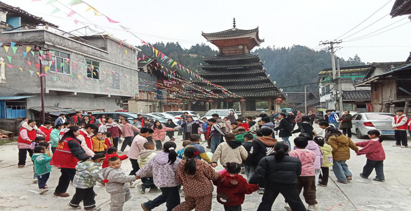 ��ƽ�ذ�կ�磺С�������� ��ůӭ�´�