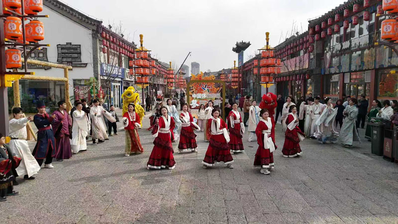 曲阜蓼河古街“孔府宴秀”新春开业 礼乐入馔年味浓