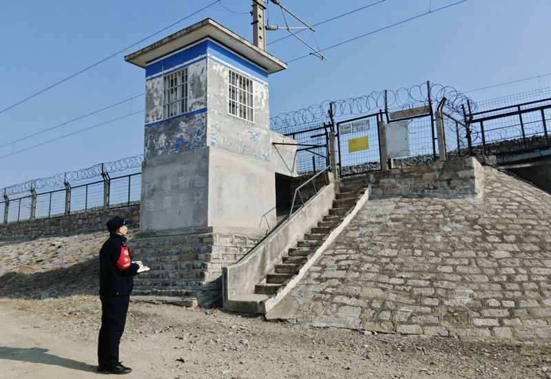 �ں�Ѳ�鲻�ɾ� ��������ƽ��·