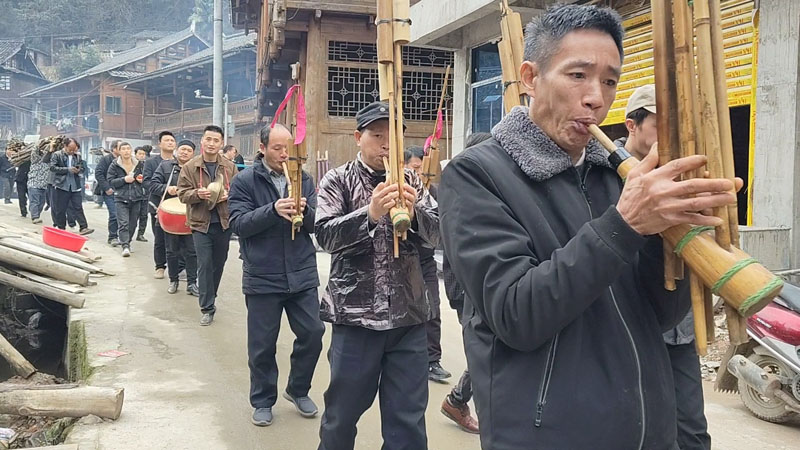 ��ƽ��ƽ��壺�����Ͳ�ӵ��ϰ�� �´������ٹ�