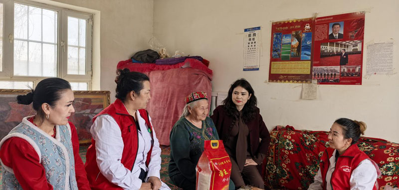 且末县阿热勒镇:学雷锋志愿服务暖人心 汇聚奋进力量