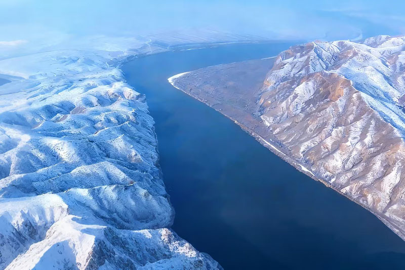 ��ѧ�������׸��ƺӵ�ʫ�������л�