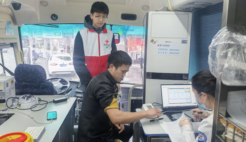 ����Ѫ¦ɽ������ͩ�������ҹ�ͬ����