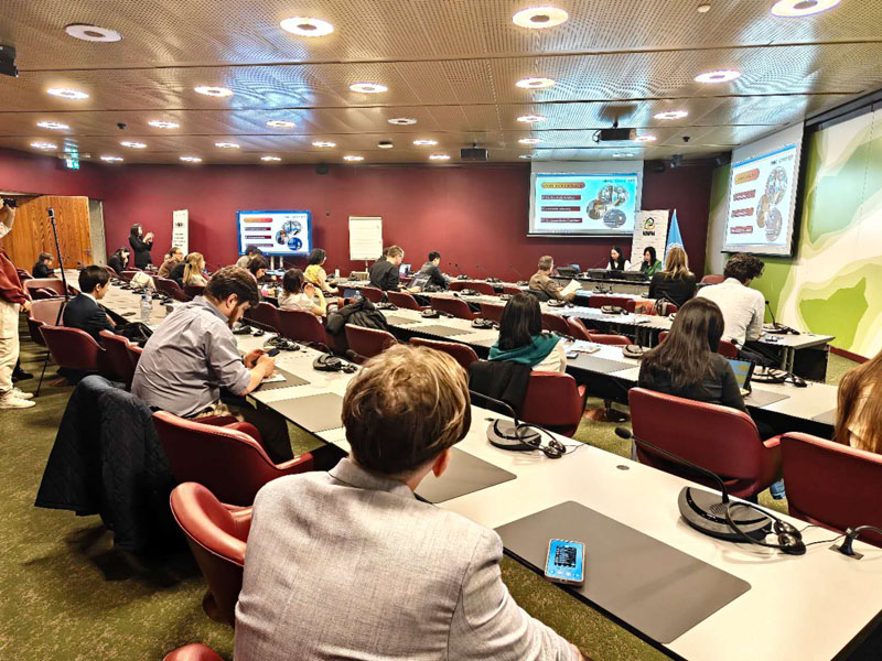 ���Ϲ��˵�����Ļ  ȫ�����깲��AI���˵�δ��