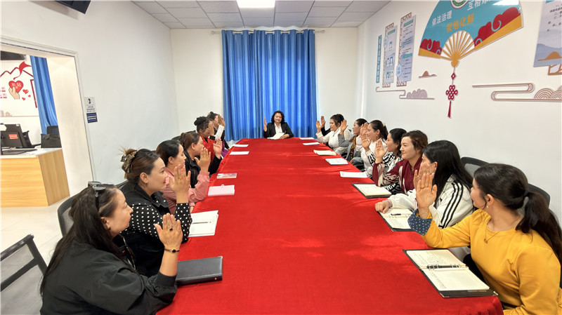 色力布亚镇隆重召开家庭家教家风建设工作会