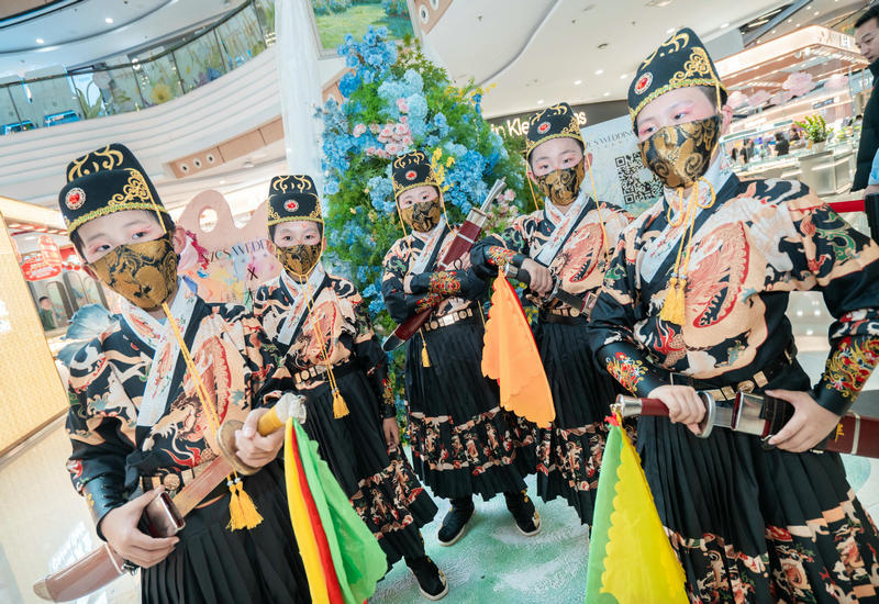 ���庺��:�������ڣ�����ʢ�������Ľ츣�廨��ʢ�������չ�