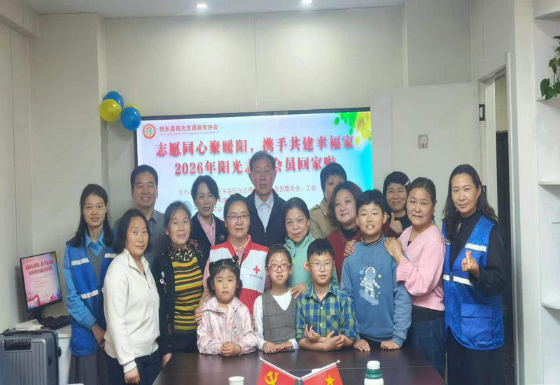 ־Ըͬ�ľ�ů��  Я�ֹ����Ҹ���