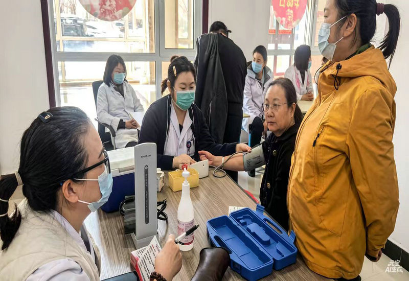 携手护航健康,志愿温暖同行 春风送暖,健康相伴