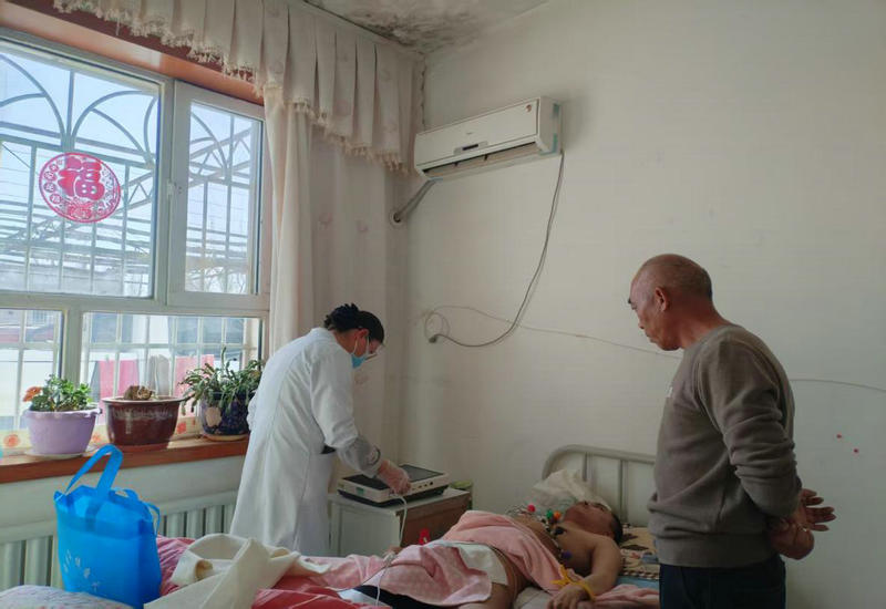 党建引领践初心 上门诊疗暖民心