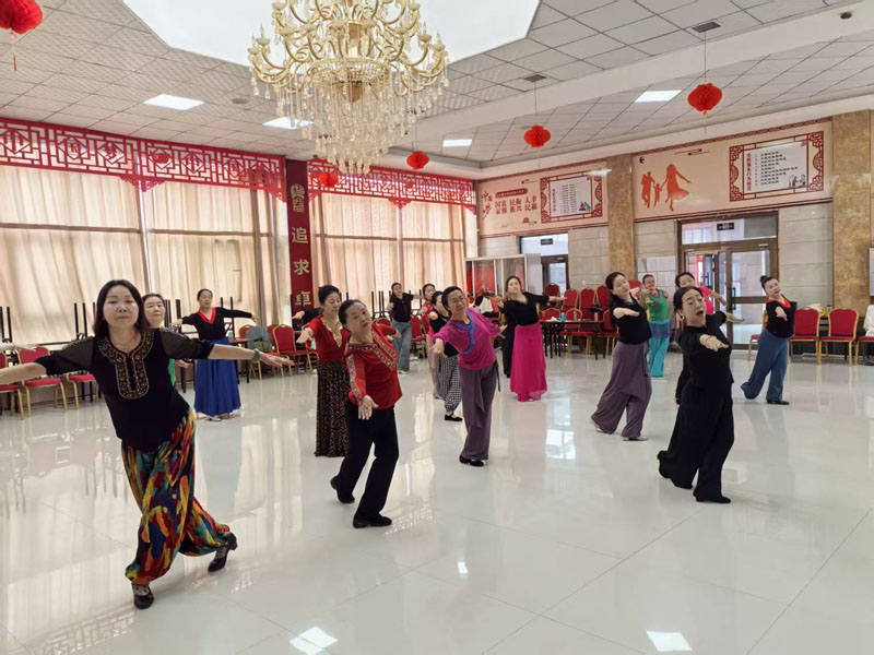 �����򣺽����ܹ�������  ϲӭ��һ��ʳ��