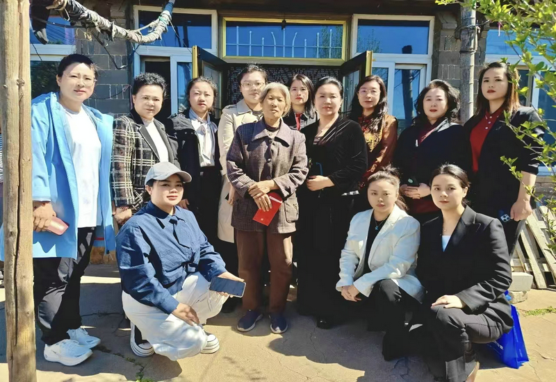 暖心母亲节——巾帼送温暖