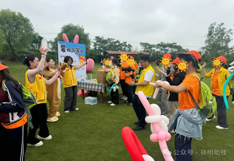 ��ʨ��ͬ�С��������⡱������԰���ů���С���103�����϶�ͯ�ջ������һ