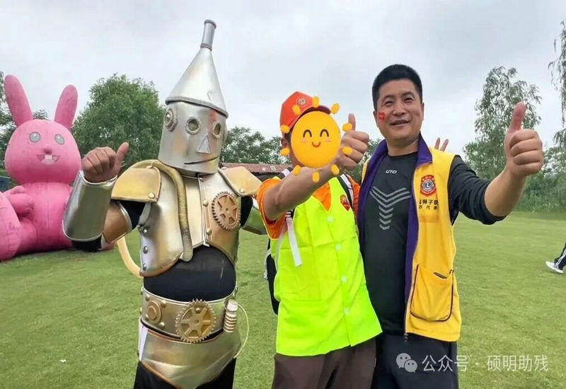 ��ʨ��ͬ�С��������⡱������԰���ů���С���103�����϶�ͯ�ջ������һ
