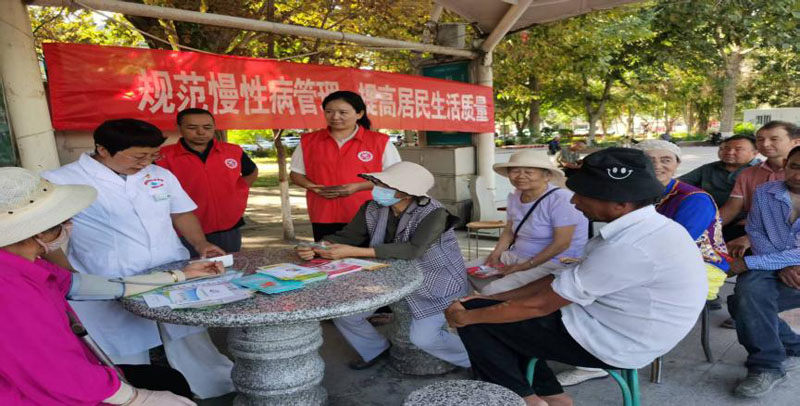 义诊服务进社区 慢病守护暖民心