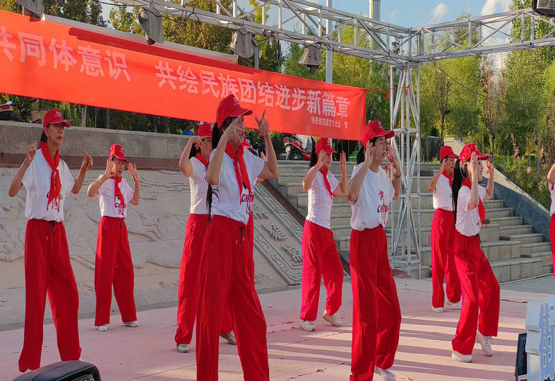��˫�ڡ�ͬ������� �����Ž�ů���ĺ�˶������ϵͳ�����Ļ�������չ�������Ž�һ�������ꡱ�